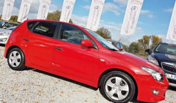 Hyundai i30 | FWD (przód) | Manualna | 109 KM | Czerwony full