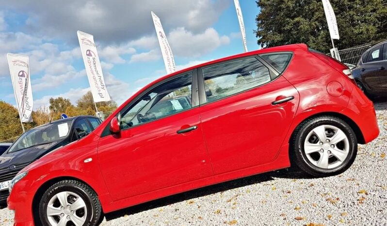 Hyundai i30 | FWD (przód) | Manualna | 109 KM | Czerwony full