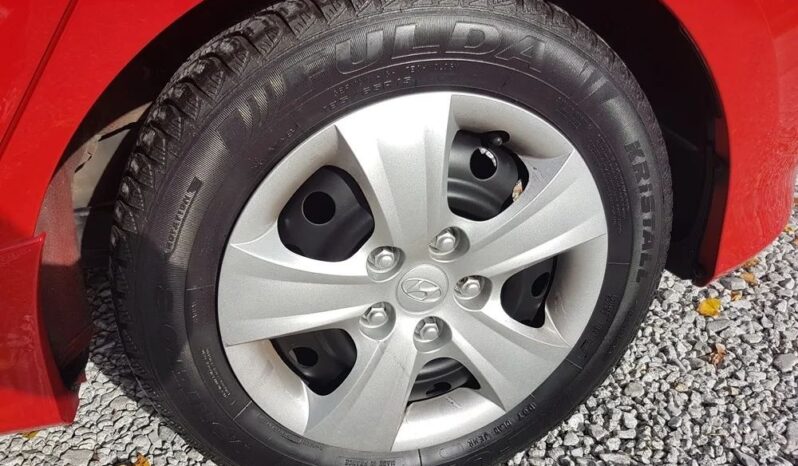 Hyundai i30 | FWD (przód) | Manualna | 109 KM | Czerwony full