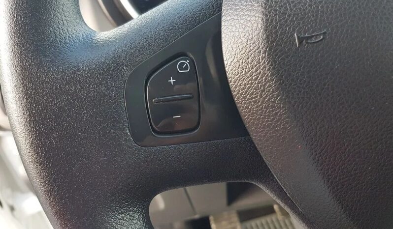 Renault Trafic | FWD (przód) | Manualna | 120 KM | Biały full