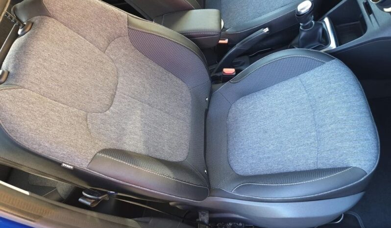 Renault Captur | FWD (przód) | Manualna | 130 KM | Niebieski full