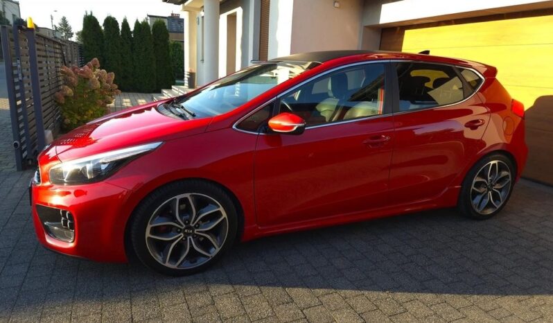 Kia Ceed | FWD (przód) | Manualna | 204 KM | Czerwony full