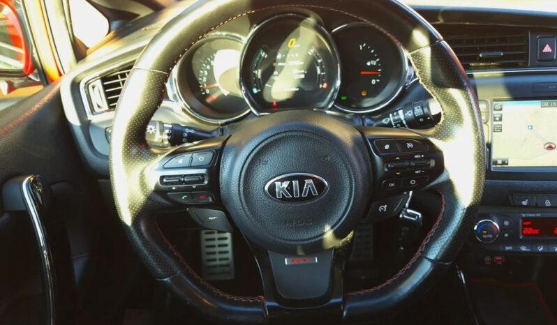 Kia Ceed | FWD (przód) | Manualna | 204 KM | Czerwony full