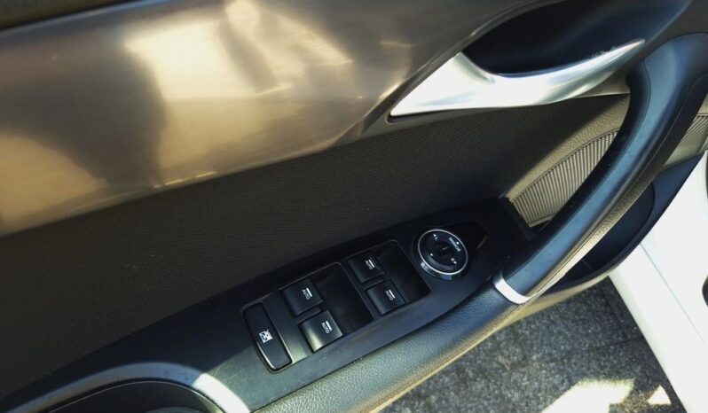 Hyundai i40 | FWD (przód) | Manualna | 135 KM | Biały full
