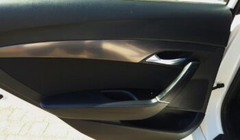 Hyundai i40 | FWD (przód) | Manualna | 135 KM | Biały full