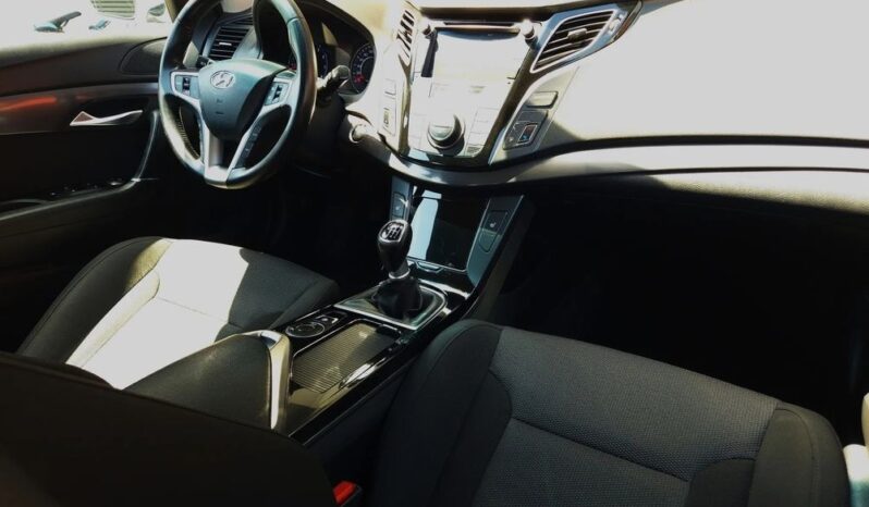 Hyundai i40 | FWD (przód) | Manualna | 135 KM | Biały full