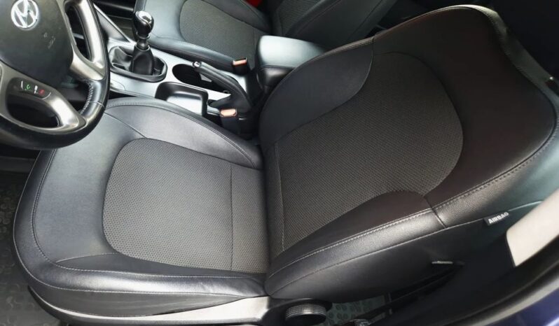 Hyundai ix35 | FWD (przód) | Manualna | 135 KM | Niebieski full