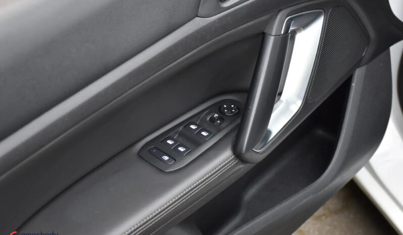 Peugeot 308 | FWD (przód) | Automatyczna | 130 KM | Biały full