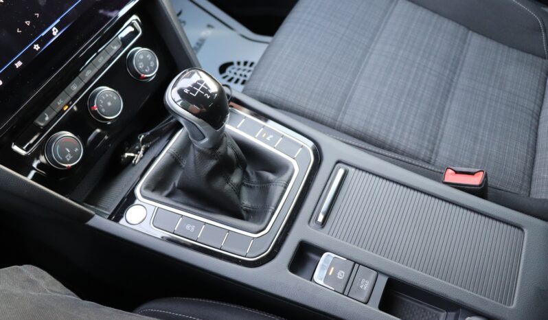 Volkswagen Passat Variant | 2022 | 150 KM | 1968cm3 | Szary full
