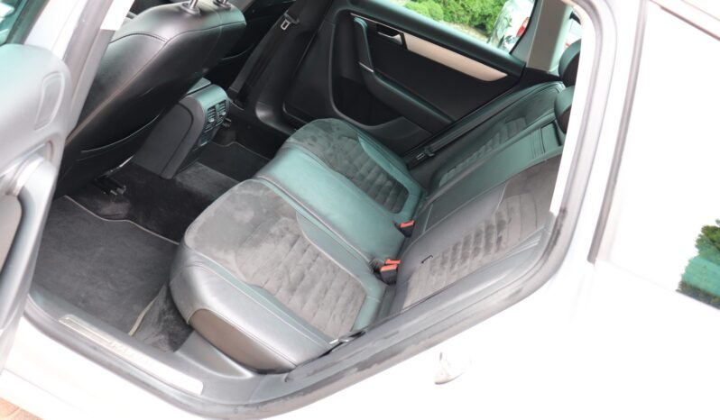 Volkswagen Passat Variant | 2014 | 140 KM | 1968cm3 | Srebrny full