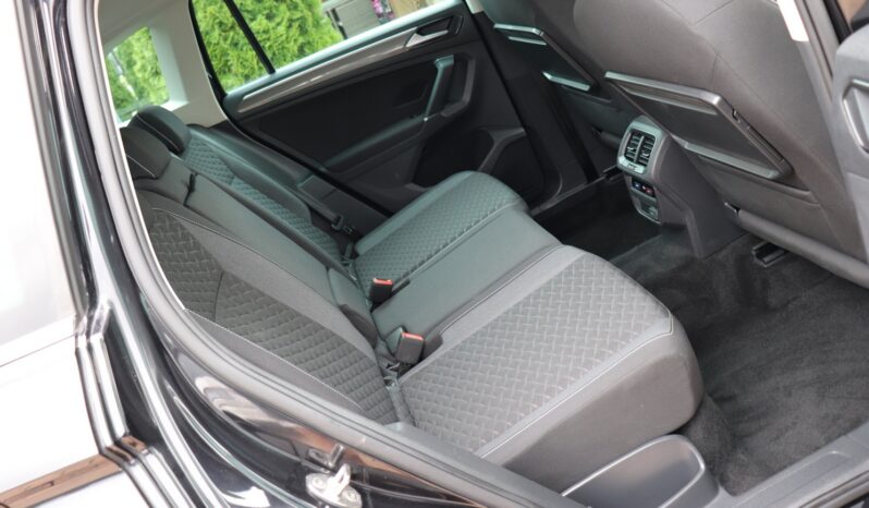 Volkswagen Tiguan | 2018 | 180 KM | 1984cm3 | Czarny full