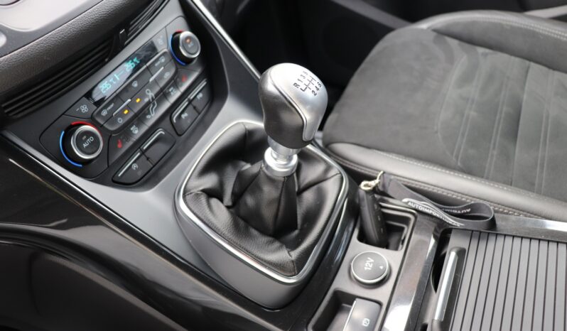 Ford Kuga | 2017 | 150 KM | 1997cm3 | Srebrny full
