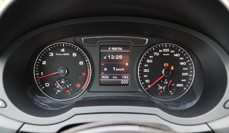 Audi Q3 | 2017 | 125 KM | 1395cm3 | Srebrny full