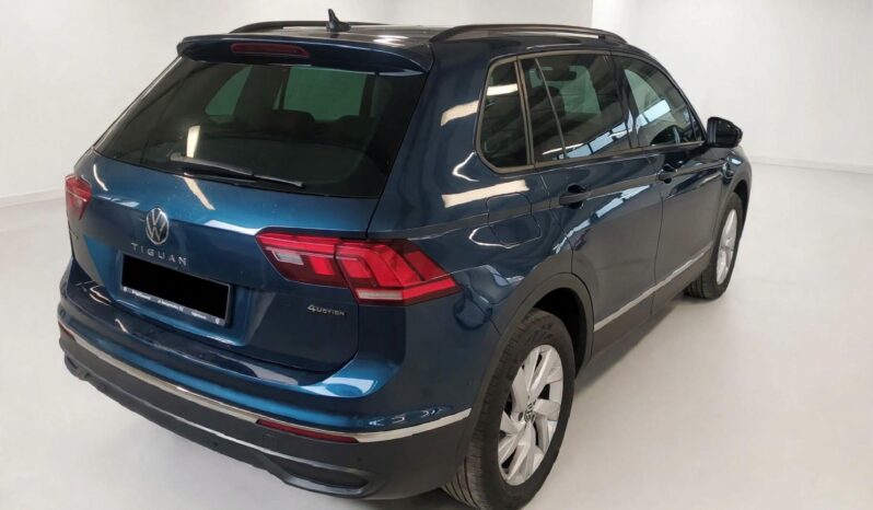 Volkswagen Tiguan | 2022 | 150 KM | 1968cm3 | Niebieski full