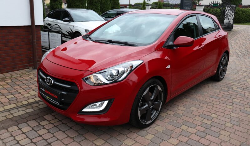 Hyundai i30 | 2015 | 101 KM | 1368cm3 | Czerwony full