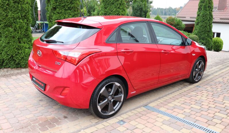 Hyundai i30 | 2015 | 101 KM | 1368cm3 | Czerwony full