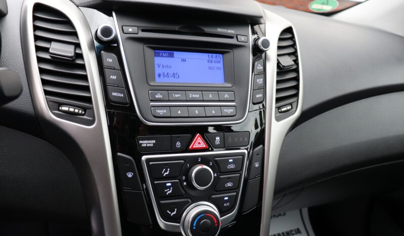 Hyundai i30 | 2015 | 101 KM | 1368cm3 | Czerwony full