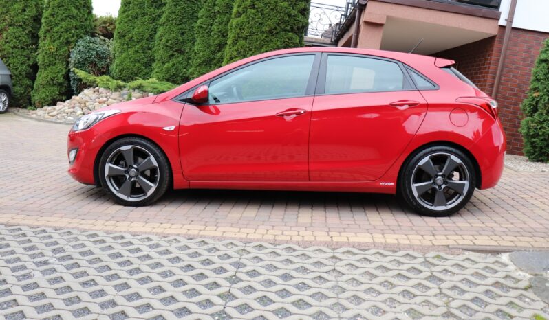 Hyundai i30 | 2015 | 101 KM | 1368cm3 | Czerwony full