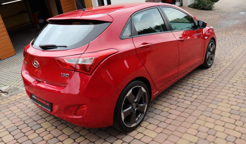 Hyundai i30 | 2015 | 101 KM | 1368cm3 | Czerwony full