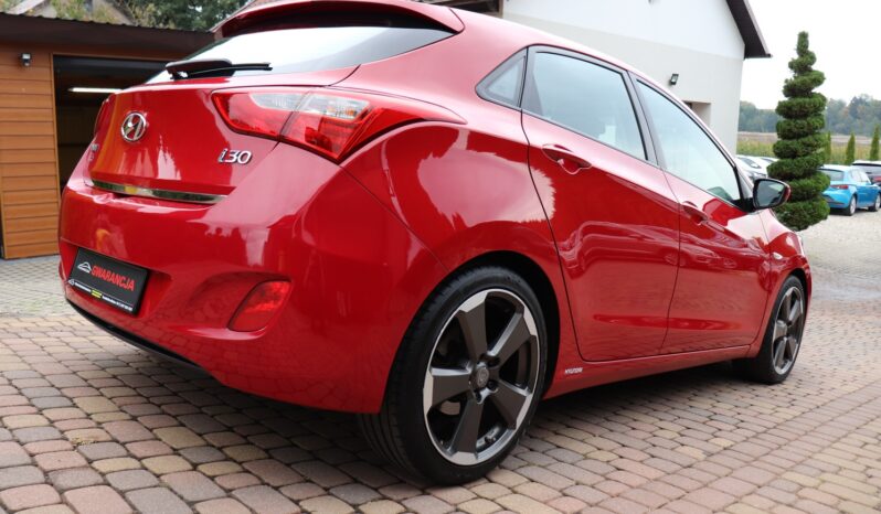Hyundai i30 | 2015 | 101 KM | 1368cm3 | Czerwony full