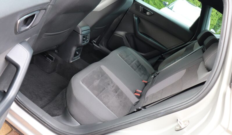 Seat Ateca | 2018 | 150 KM | 1395cm3 | Srebrny full