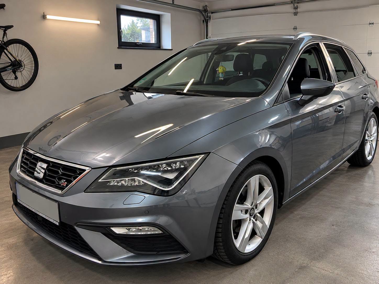 Seat Leon | 2018 | 125 Km | 1395Cm3 | Szary