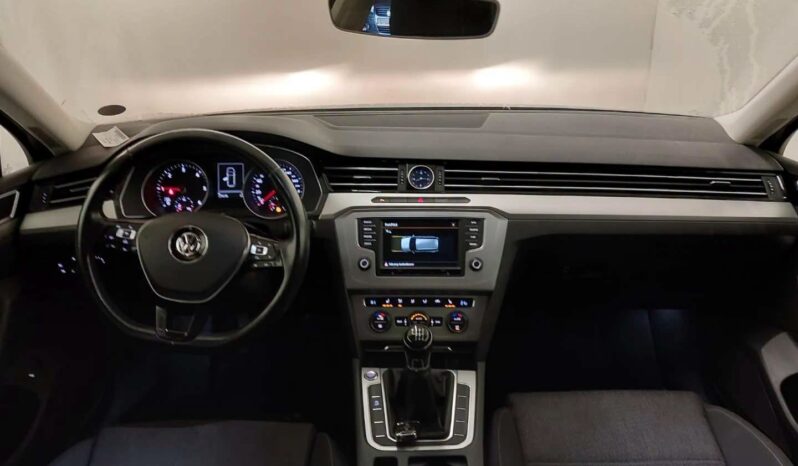 Volkswagen Passat Variant | 2015 | 150 KM | 1968cm3 | Srebrny full