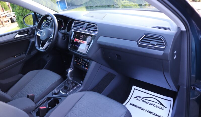 Volkswagen Tiguan | 2022 | 150 KM | 1968cm3 | Niebieski full