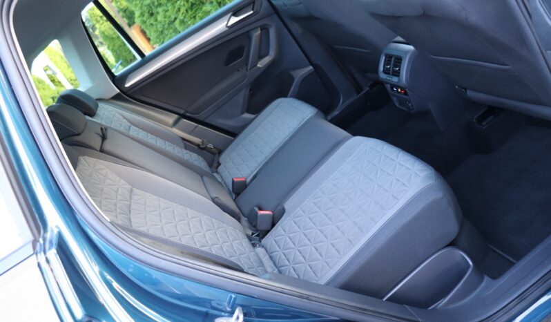 Volkswagen Tiguan | 2022 | 150 KM | 1968cm3 | Niebieski full