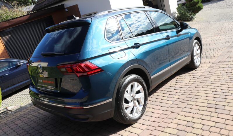 Volkswagen Tiguan | 2022 | 150 KM | 1968cm3 | Niebieski full