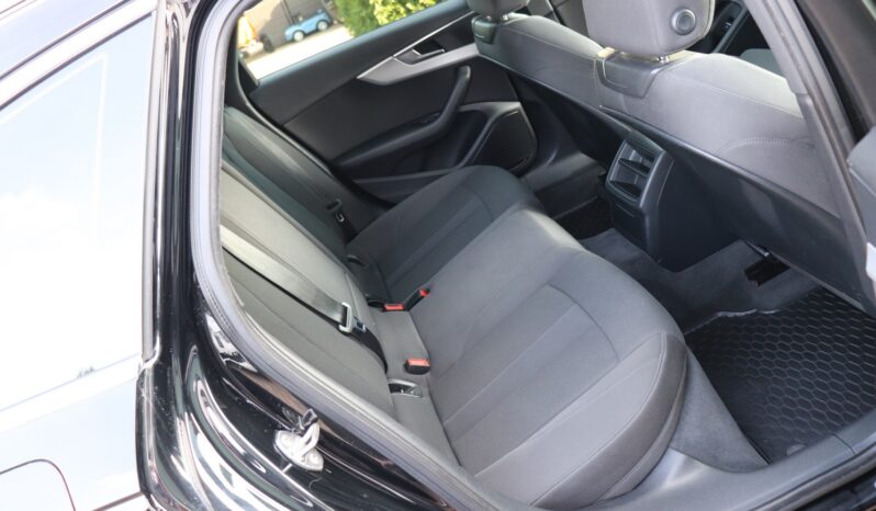 Audi A4 Avant | 2015 | 150 KM | 1968cm3 | Czarny full