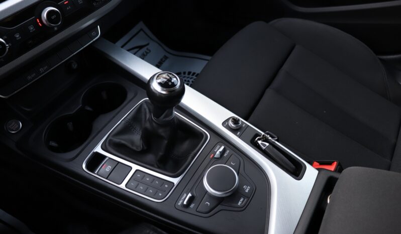 Audi A4 Avant | 2015 | 150 KM | 1968cm3 | Czarny full