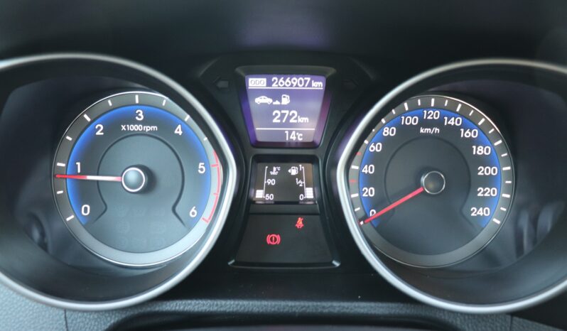 Hyundai i30 | 2014 | 110 KM | 1582cm3 | Srebrny full