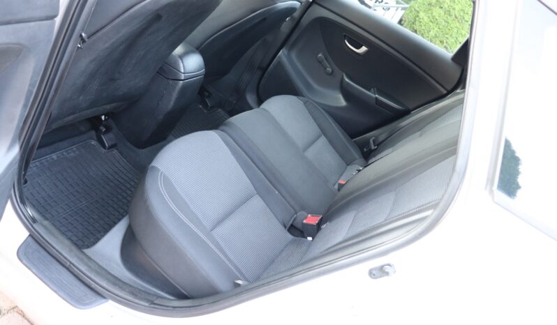 Hyundai i30 | 2014 | 110 KM | 1582cm3 | Srebrny full