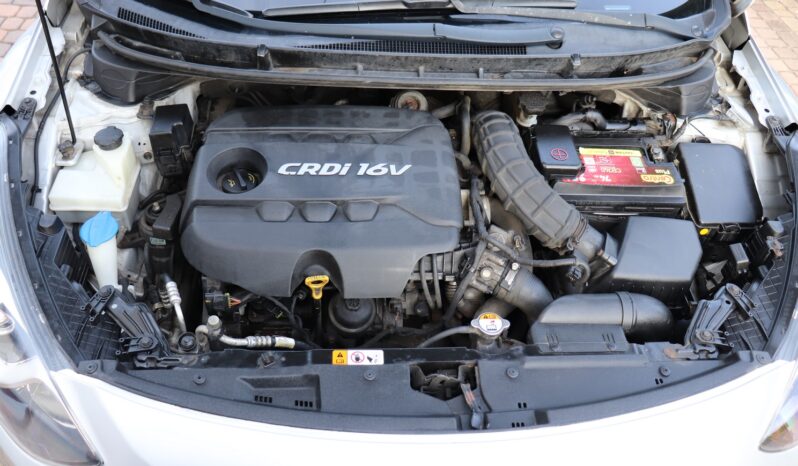 Hyundai i30 | 2014 | 110 KM | 1582cm3 | Srebrny full