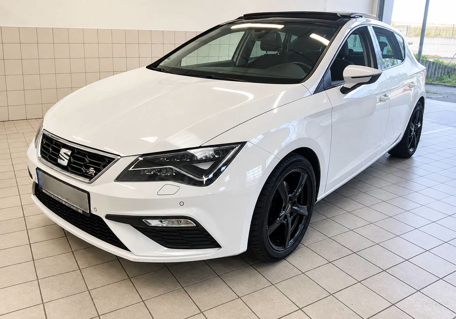 Seat Leon | 2018 | 125 Km | 1395Cm3 | Biały