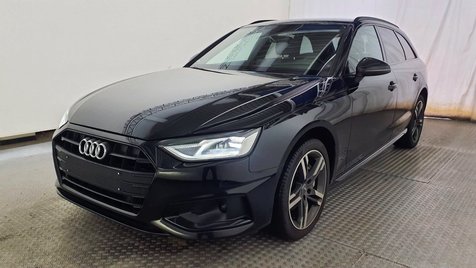 Audi A4 Avant | 2020 | 190 Km | 1968Cm3 | Czarny