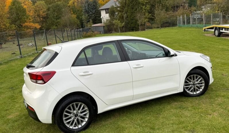 Kia Rio | FWD (przód) | Manualna | 84 KM | Biały full