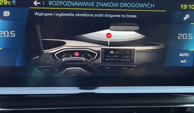 Peugeot 3008 | FWD (przód) | Automatyczna | 225 KM | Niebieski full