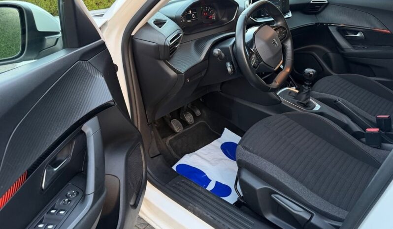 Peugeot 2008 | FWD (przód) | Manualna | 110 KM | Biały full