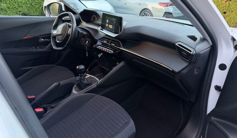 Peugeot 2008 | FWD (przód) | Manualna | 110 KM | Biały full