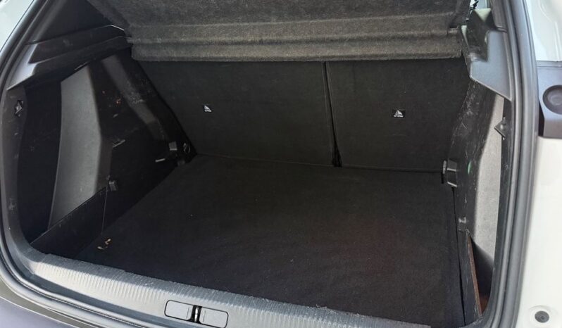 Peugeot 2008 | FWD (przód) | Manualna | 110 KM | Biały full