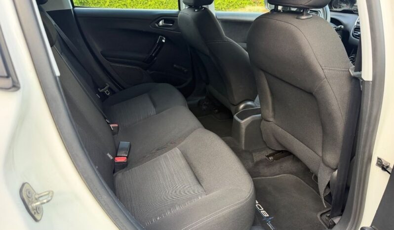 Peugeot 208 | FWD (przód) | Manualna | 75 KM | Biały full