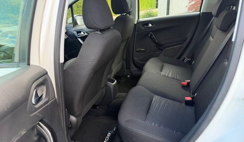 Peugeot 208 | FWD (przód) | Manualna | 75 KM | Biały full
