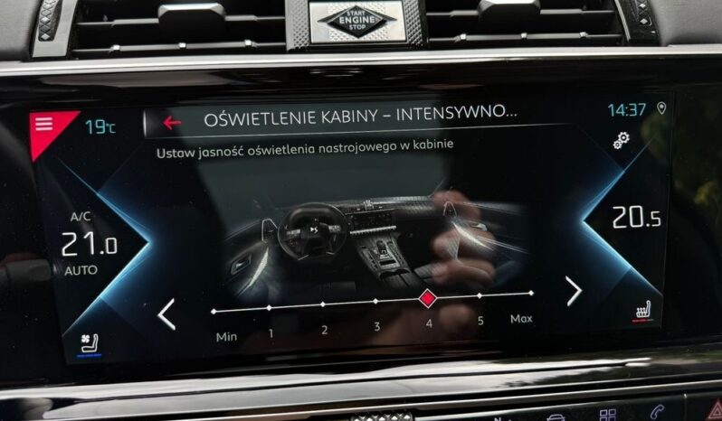 DS Automobiles DS 7 Crossback | 4×4 (doł. automatycznie) | Automatyczna | 300 KM | Biały full