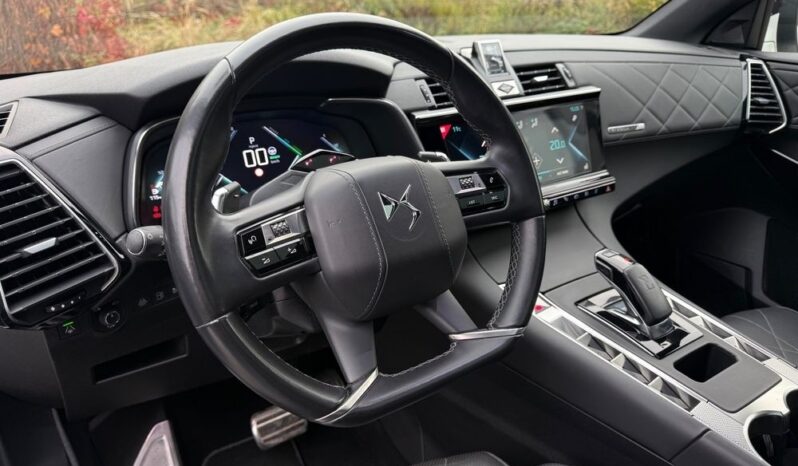 DS Automobiles DS 7 Crossback | 4×4 (doł. automatycznie) | Automatyczna | 300 KM | Biały full
