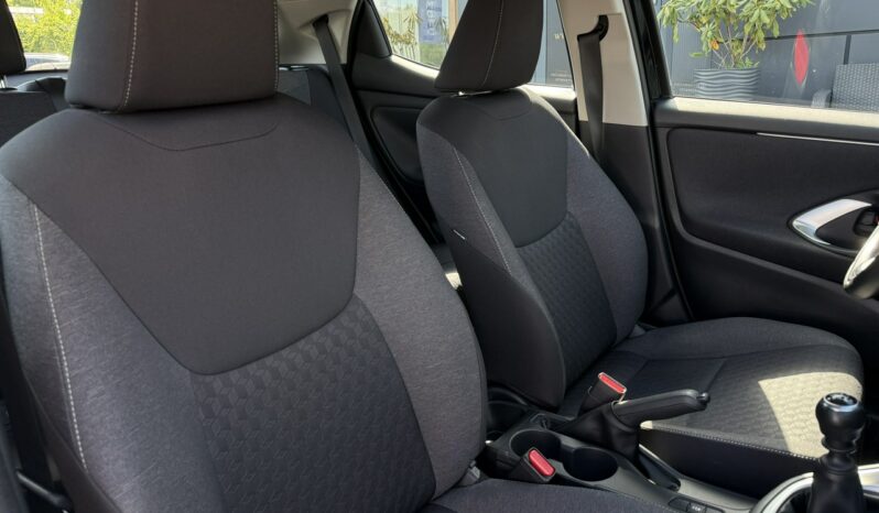 Toyota Yaris | FWD (przód) | Manualna | 125 KM | Czarny full