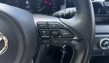 Toyota Yaris | FWD (przód) | Manualna | 125 KM | Czarny full