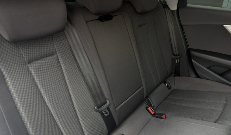 Audi A4 Avant | FWD (przód) | Automatyczna | 163 KM | Biały full