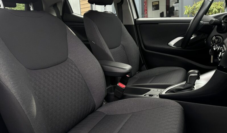 Toyota Yaris | FWD (przód) | Automatyczna | 116 KM | Biały full